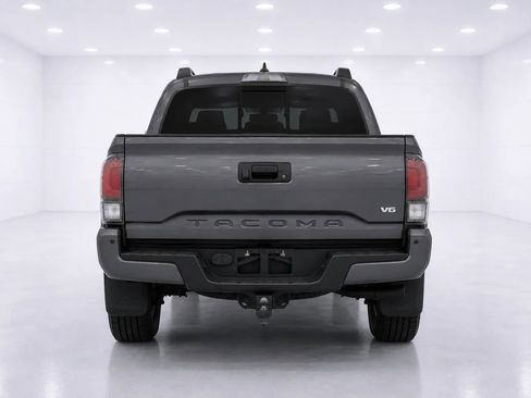 Used 2021 Toyota Tacoma TRD Sport w/ TRD Premium Sport Package AWD/4WD image 4