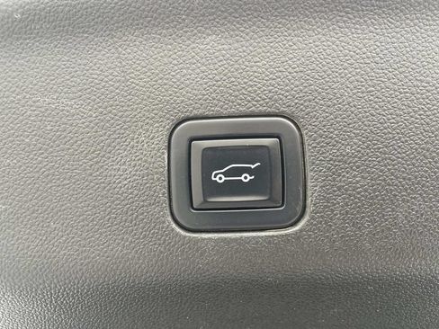 Used 2022 Chevrolet Tahoe RST w/ Luxury Package RWD image 13