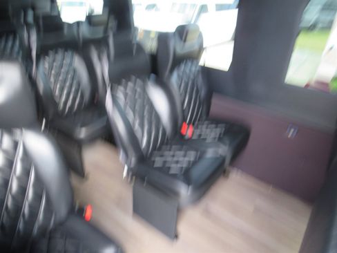 Used 2022 Mercedes-Benz Sprinter 4500 w/ Parking Package image 21