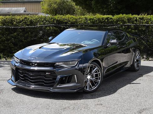 Used 2019 Chevrolet Camaro ZL1 RWD image 2