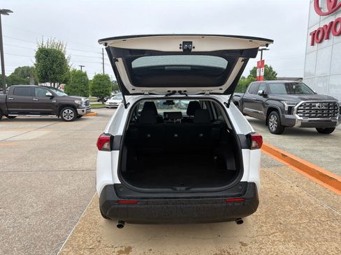 Used 2025 Toyota RAV4 LE AWD/4WD image 36