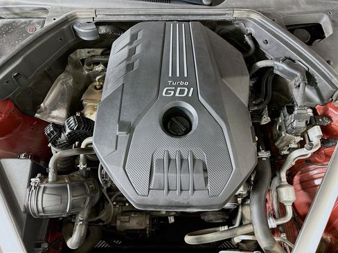 Used 2022 Genesis G70 2.0T image 32