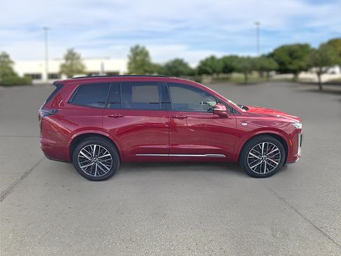 Used 2023 Cadillac XT6 Sport w/ Platinum Package AWD/4WD image 8