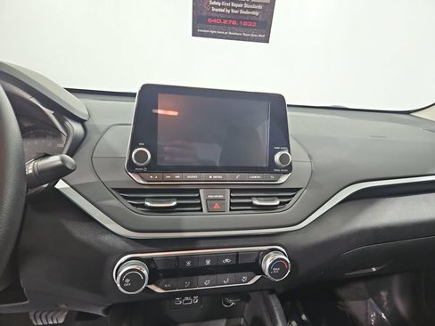 Certified 2025 Nissan Altima 2.5 S FWD image 19