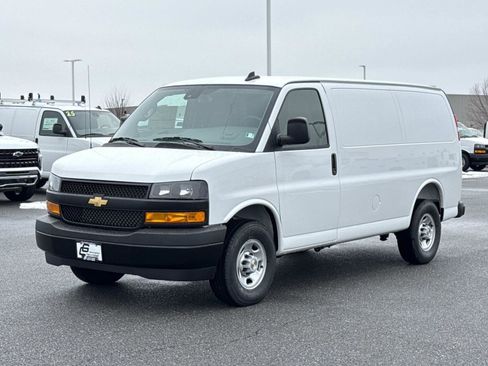 New 2026 Chevrolet Express 2500 w/ Driver Convenience Package image 15