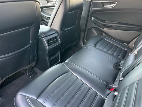 Used 2023 Ford Edge SEL image 13