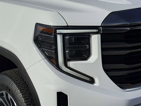 Used 2022 GMC Sierra 1500 AT4 w/ AT4 Premium Package image 7