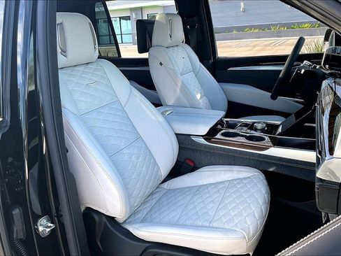 New 2026 Cadillac Escalade Platinum Sport AWD/4WD image 19