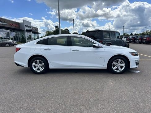 Used 2024 Chevrolet Malibu LS image 2