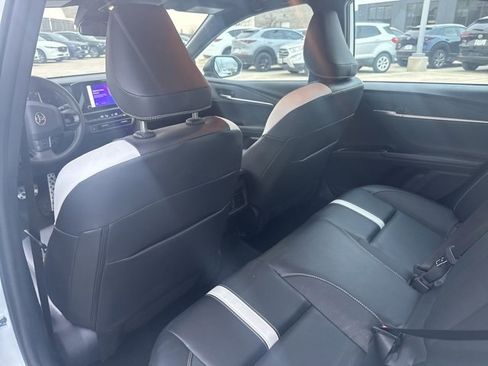 Used 2025 Toyota Camry SE image 12