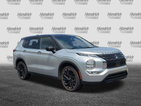 Used 2023 Mitsubishi Outlander SEL FWD image 2