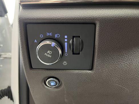 Used 2017 Jeep Grand Cherokee Summit image 20