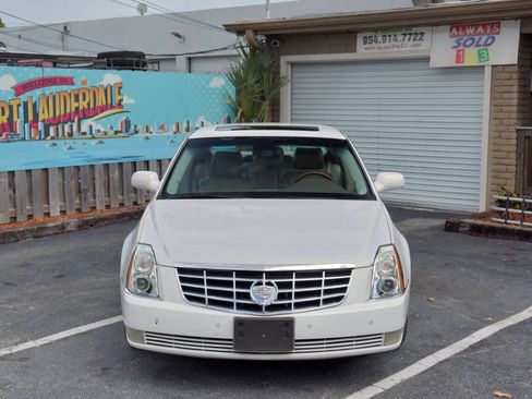 Used 2006 Cadillac DTS Performance image 2
