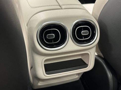 Certified 2025 Mercedes-Benz GLC 300 image 25