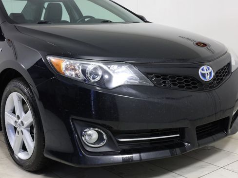 Used 2014 Toyota Camry SE w/ Moonroof Package image 37