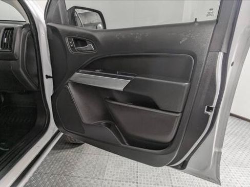 Used 2022 Chevrolet Colorado LT w/ Fleet Safety Package RWD image 18