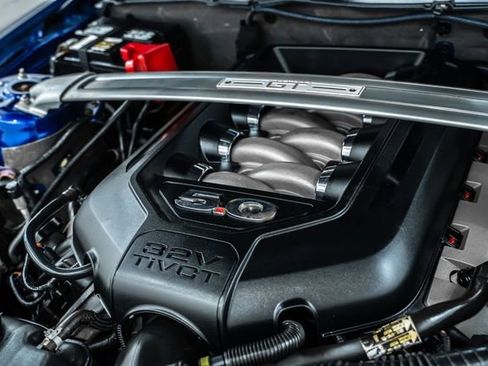 Used 2013 Ford Mustang GT Premium RWD image 30