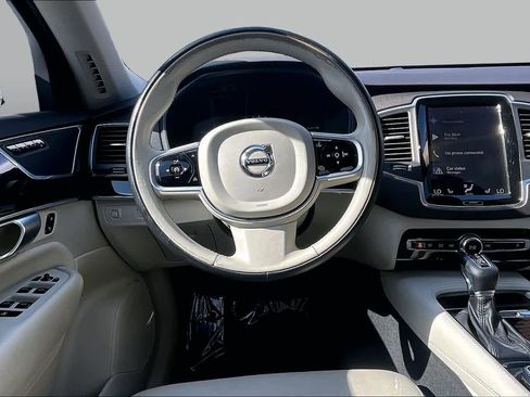 Used 2019 Volvo XC90 T5 Momentum w/ Protection Package FWD image 6