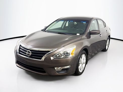 Used 2014 Nissan Altima 2.5 S FWD image 3