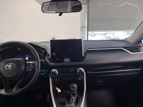 Used 2024 Toyota RAV4 XLE FWD image 18