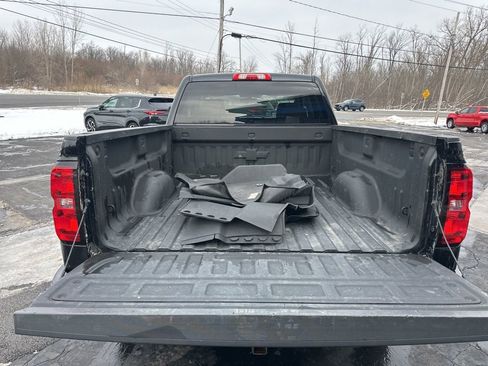 Used 2018 Chevrolet Silverado 1500 LT w/ Midnight Edition image 33
