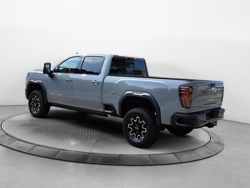 Used 2024 GMC Sierra 2500 AT4X AWD/4WD image 5