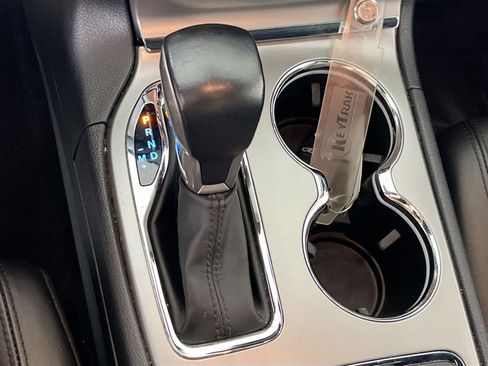 Used 2022 Jeep Grand Cherokee Laredo X image 17