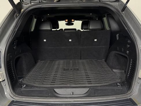 Used 2020 Jeep Grand Cherokee Altitude AWD/4WD image 10