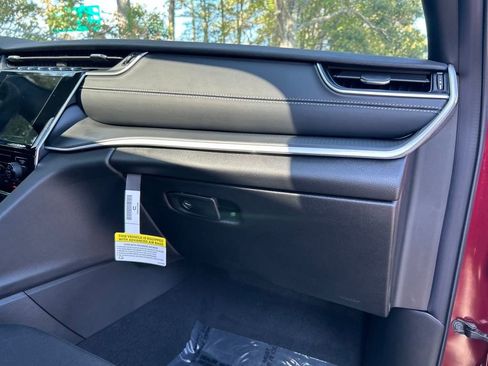 New 2025 Jeep Grand Cherokee Laredo X w/ Trailer Tow Package image 28