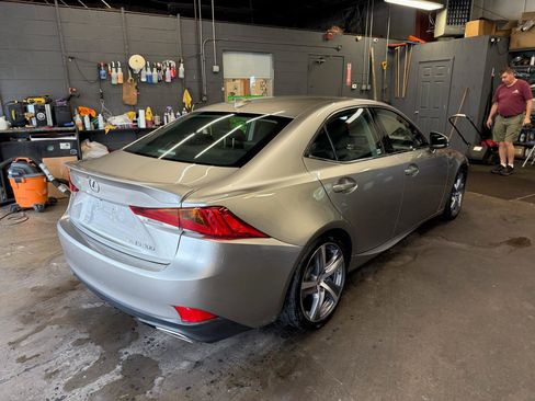 Used 2018 Lexus IS 300 AWD w/ Comfort Package image 5