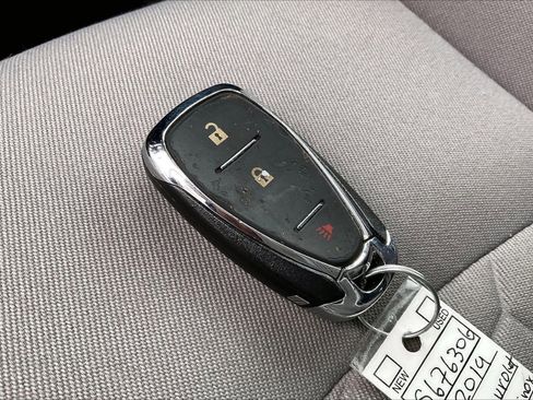 Used 2019 Chevrolet Equinox LS w/ LS Convenience Package image 11