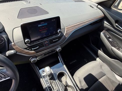 Used 2023 Nissan Altima 2.5 SV FWD image 18