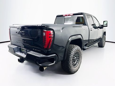 Used 2024 GMC Sierra 2500 Denali Ultimate AWD/4WD image 9