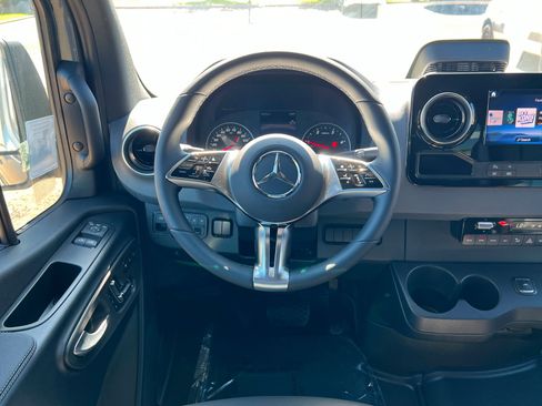 New 2026 Mercedes-Benz Sprinter 2500 image 12