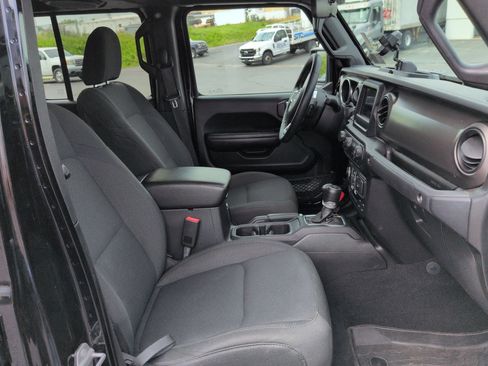 Used 2020 Jeep Gladiator Sport w/ Quick Order Package 24S AWD/4WD image 27