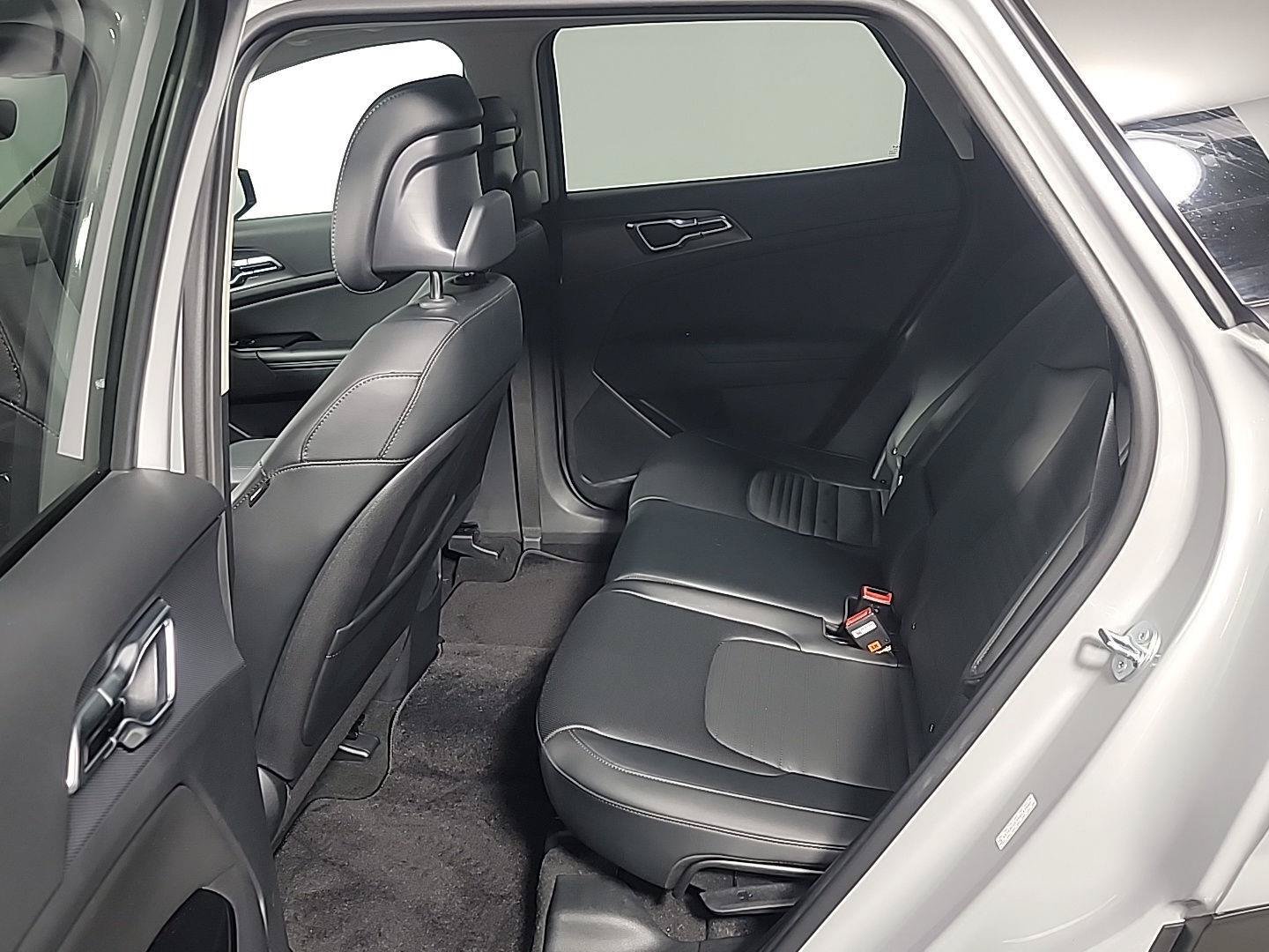 Certified 2024 Kia Sportage SX AWD/4WD image 17