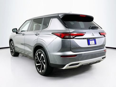 Used 2023 Mitsubishi Outlander SE FWD image 6