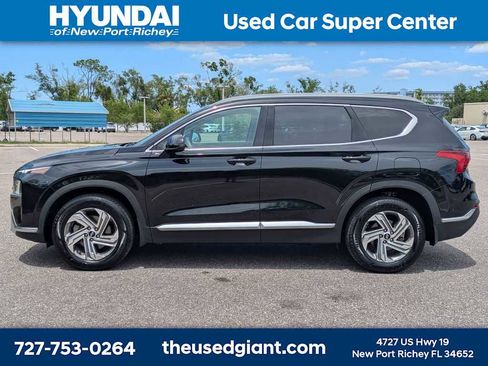 Used 2022 Hyundai Santa Fe SEL w/ Winter Weather Package FWD image 2