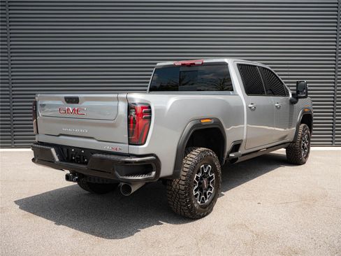 Used 2026 GMC Sierra 2500 AT4X w/ LPO, Black Badging Package AWD/4WD image 30