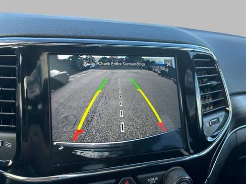 Certified 2022 Jeep Grand Cherokee Limited image 30