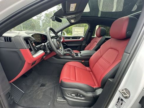 New 2025 Porsche Cayenne Coupe image 6