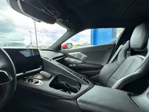 Used 2021 Chevrolet Corvette Stingray Premium Conv w/ Z51 Performance Package image 11