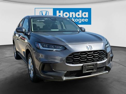 Used 2025 Honda HR-V LX image 3