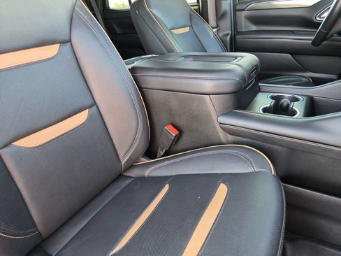 Used 2022 GMC Yukon AT4 AWD/4WD image 9