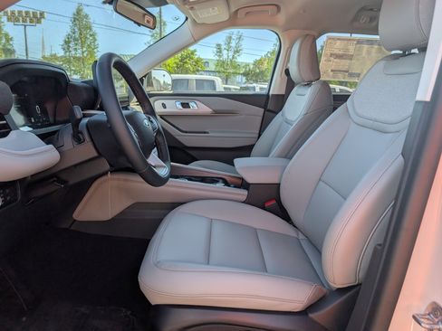 New 2026 Ford Explorer Active AWD/4WD image 19