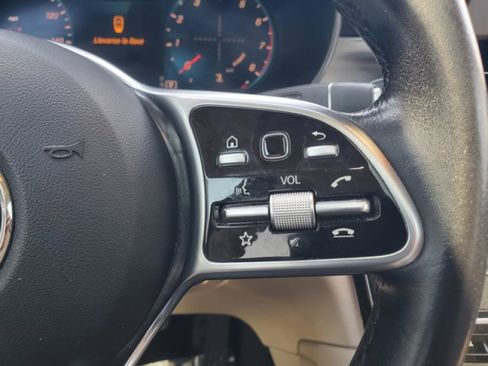 Used 2021 Mercedes-Benz GLC 300 GLC 300 SUV image 20