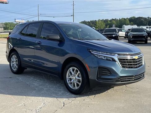 Used 2024 Chevrolet Equinox LS w/ Driver Confidence II Package FWD image 7