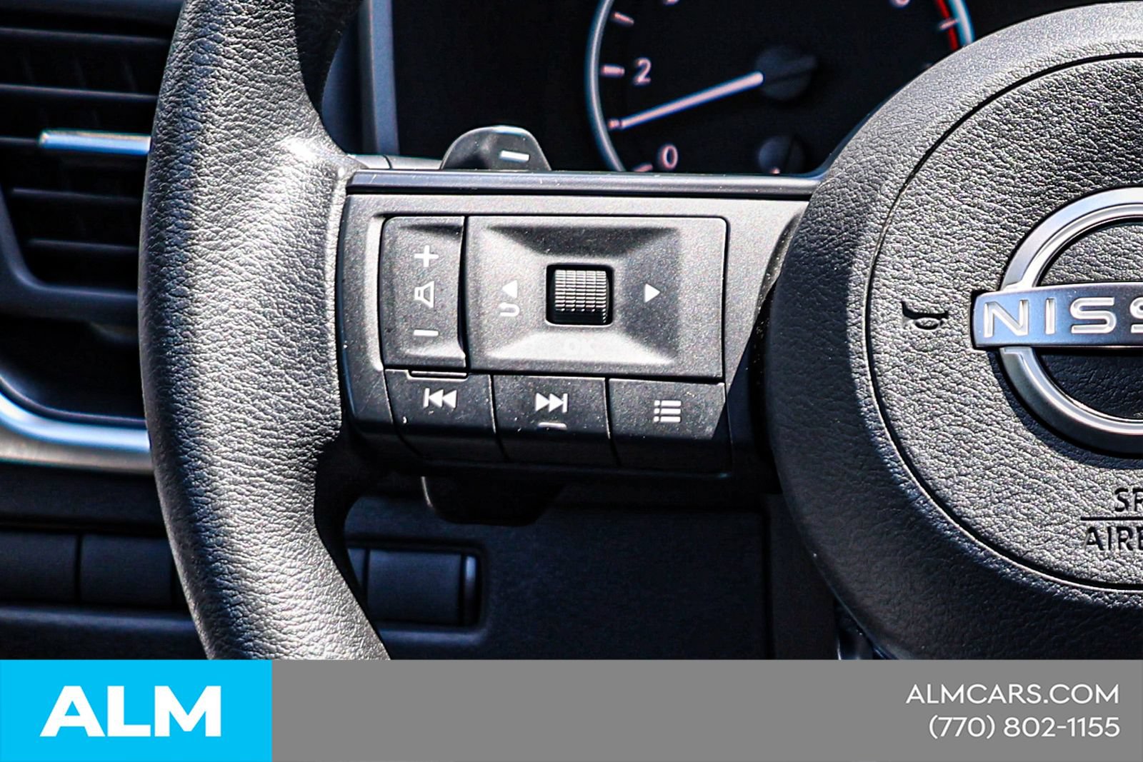 Used 2024 Nissan Rogue SV FWD image 26