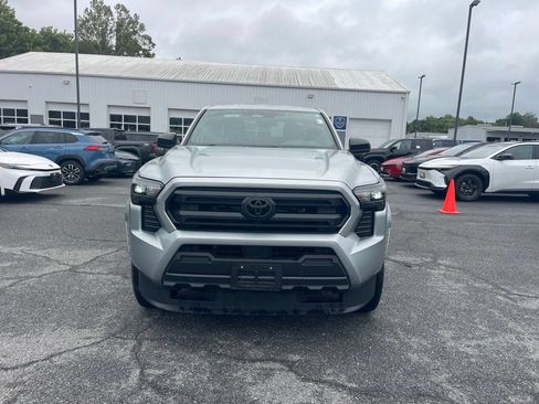 Used 2025 Toyota Tacoma SR AWD/4WD image 8