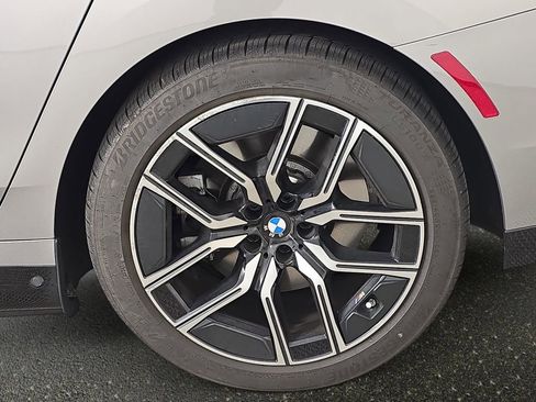 Used 2025 BMW 750e xDrive w/ Executive Package AWD/4WD image 38